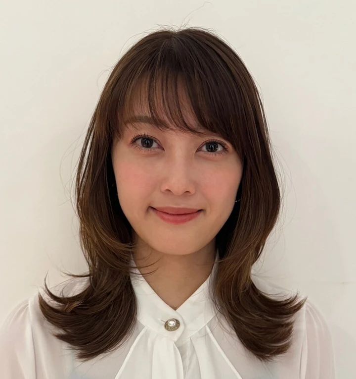 30代ー40代髪型・ミディアムの正面