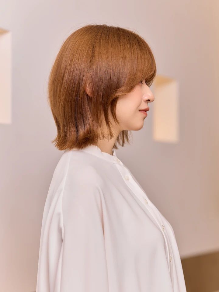 30代髪型・ミディアムのサイド