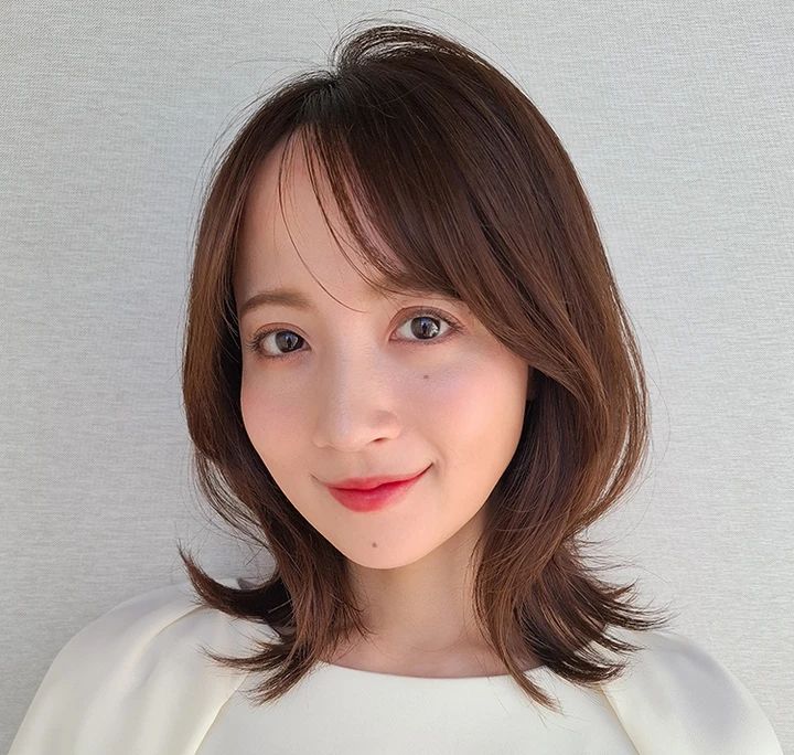 30代ー40代髪型・ミディアムの正面