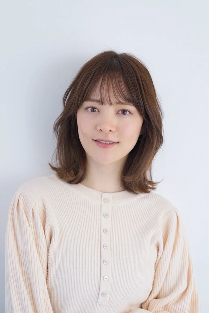 30代髪型・ミディアムの正面