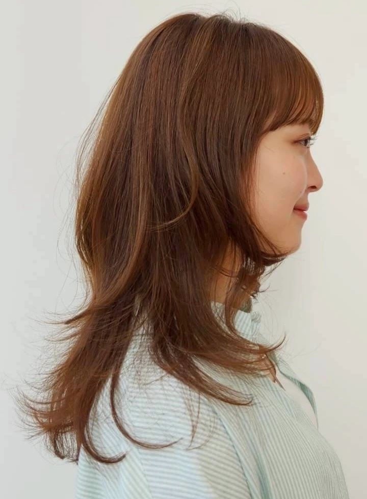30代髪型・ミディアムのサイド