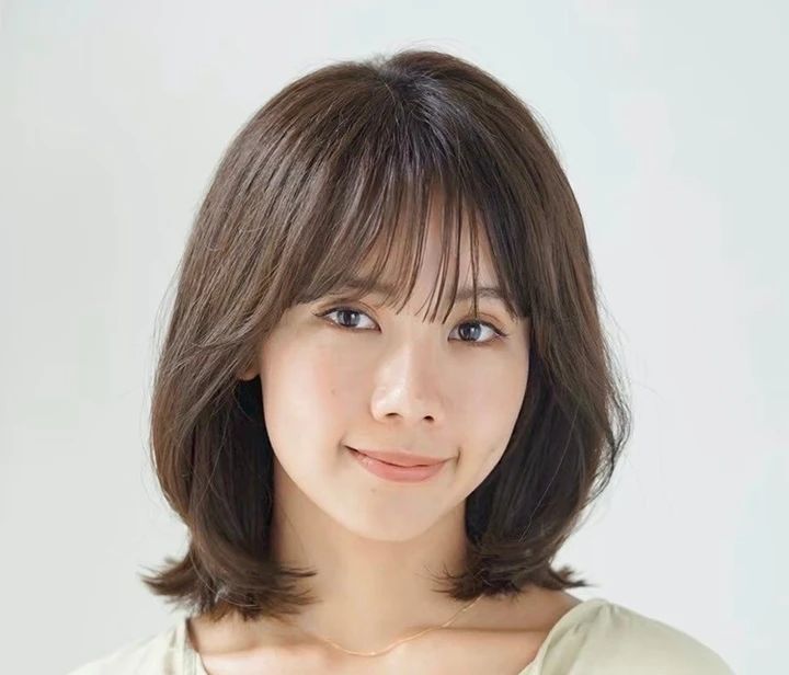 30代ー40代髪型・ミディアムの正面