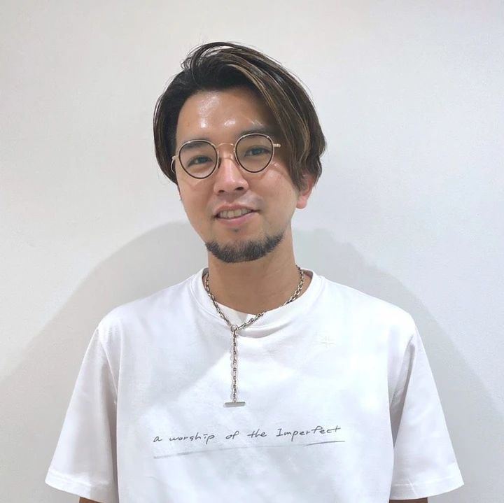 【2026年】小顔見えが叶う「ミディアム」ヘアスタイル19選。大人女子に似合う、今っぽく洒落るスタイルを厳選_54
