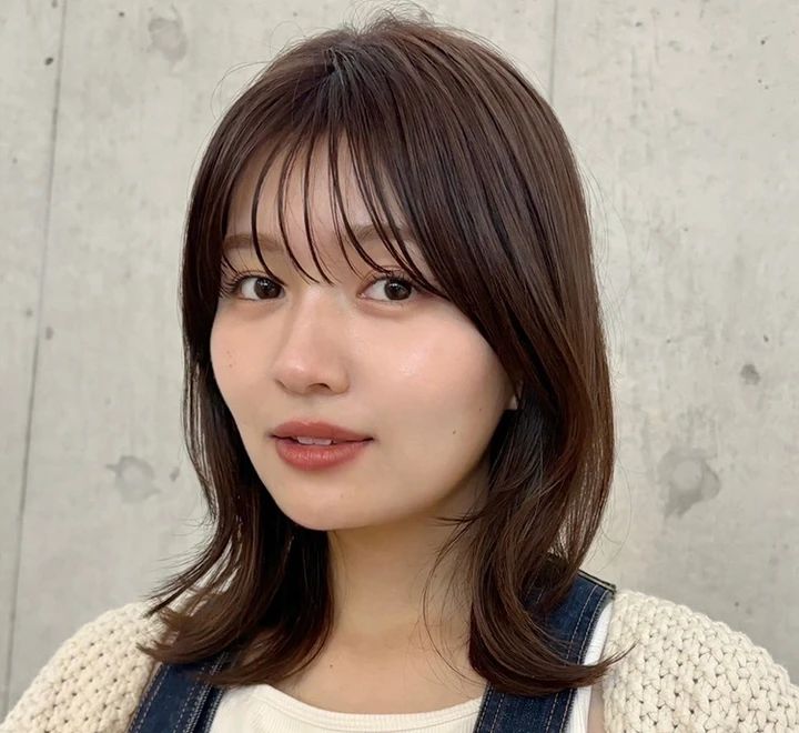 30代ー40代髪型・ミディアムの正面