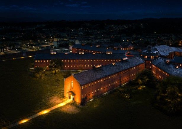 【写真】闇夜に浮かび上がる明治の壮大な近代建築・旧奈良監獄