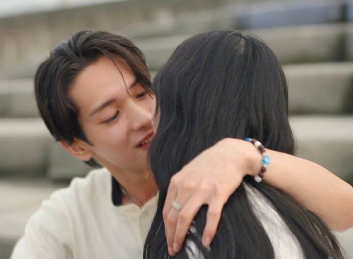 美女と唇キスも！顔面国宝と話題の若手俳優