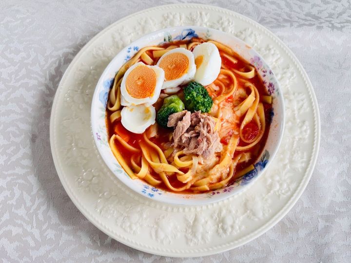 ピザ風仕立てのクリームパスタ