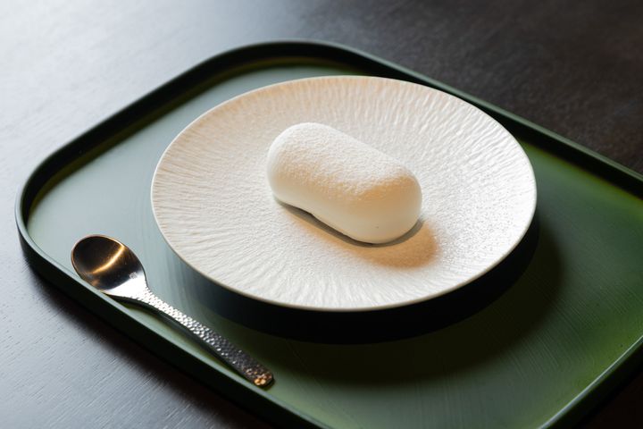 界 草津 ころんとした可愛らしいルックスの草津特製 繭玉ムース