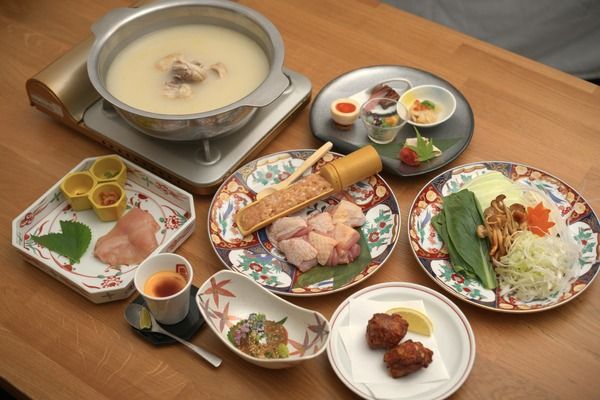 【福岡県福岡市】連日満席の「博多水炊きhiro」、8時間炊いたスープのフルコースを土日祝ランチで解禁
