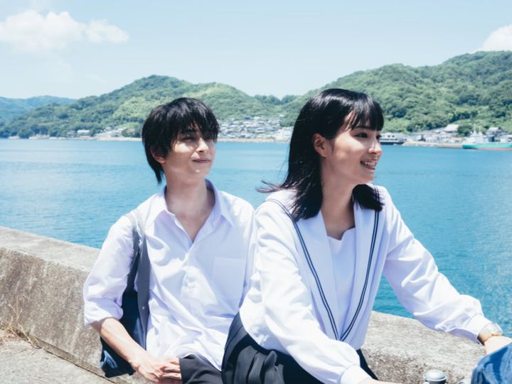 映画『汝、星のごとく』より高校生時代の櫂（横浜流星）と暁海（広瀬すず）