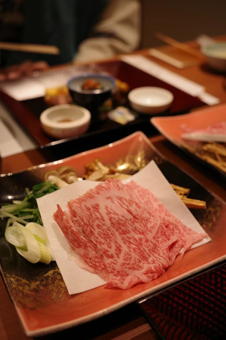 上諏訪温泉の旅館鷺乃湯で楽しむすき焼き