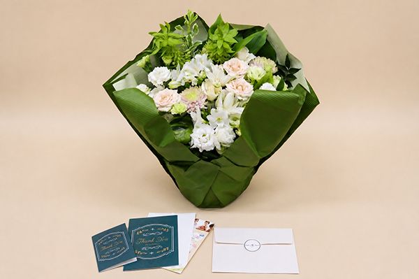 花束とメッセージを贈るグループギフト「Gift Fund」に、相手やシーンに合ったギフトを選べる「e-Giftオプション」追加