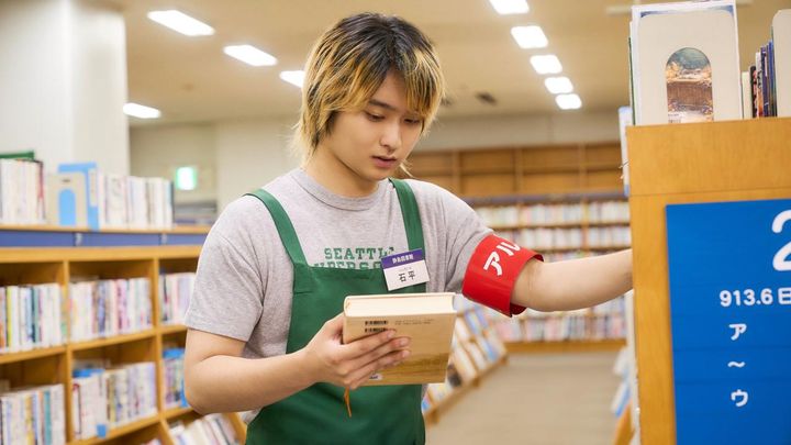 夜ドラ「税金で買った本」第29回より ©️NHK