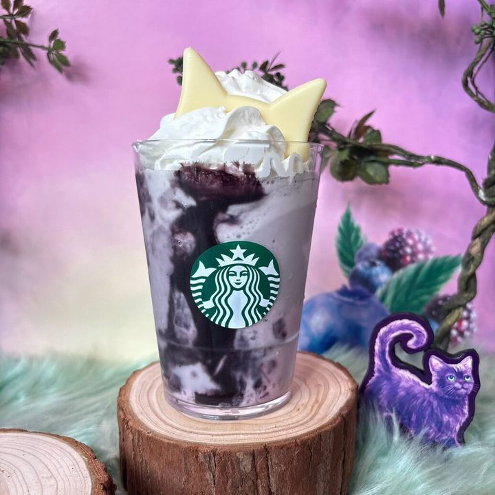 スタバ ブラックベリー ヨーグルト フラペチーノ® 白耳ver.