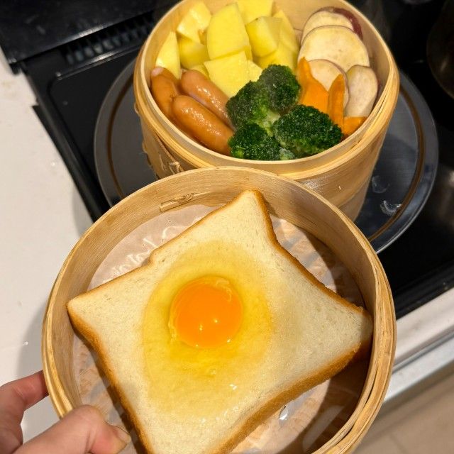 パンや野菜を入れたせいろ