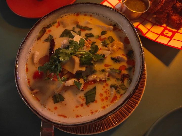 バンコク タイ料理 おしゃれ RUDY スープ