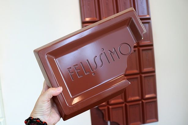 撮影用の大きなチョコレートのかけら
