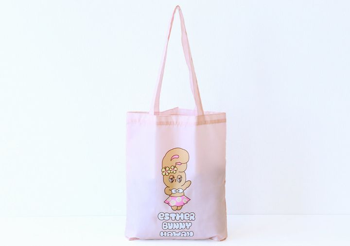 日焼けエスターバニーのピンクのトートバッグを正面から撮影