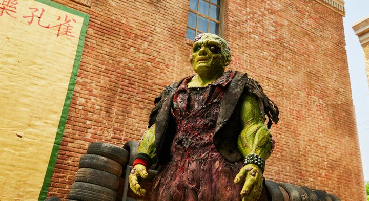 映画『トキシック・アベンジャー』場面写真 TM ＆ （C） 2025 Legendary． All Rights Reserved． width=