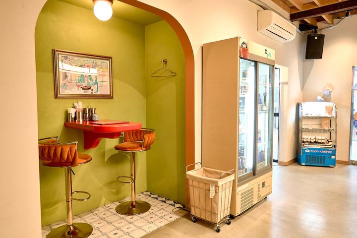 「ニューかかん」店内1階