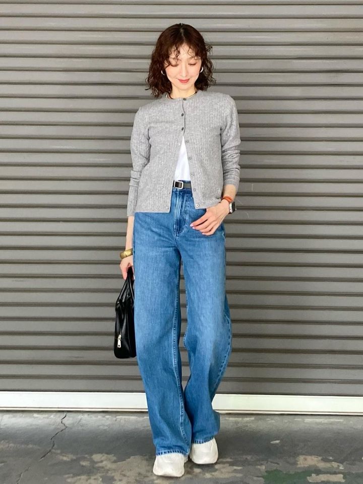デニムを合わせてカジュアルな休日コーデにもぴったり 出典：StyleHint
