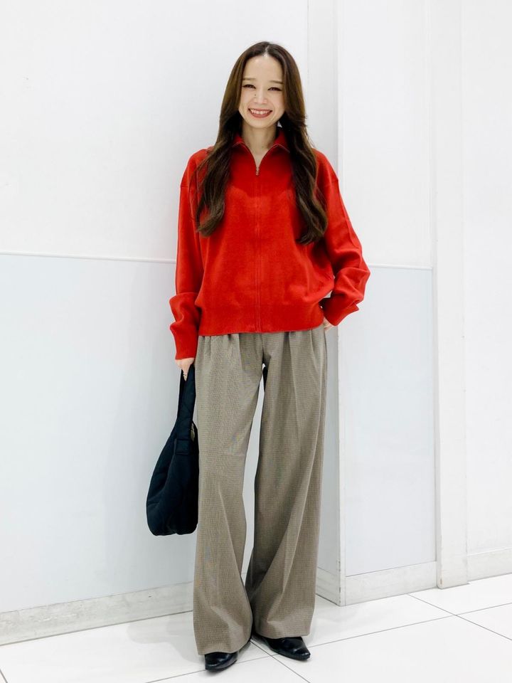 フレッシュな印象に見せてくれるきれいな赤 出典：StyleHint