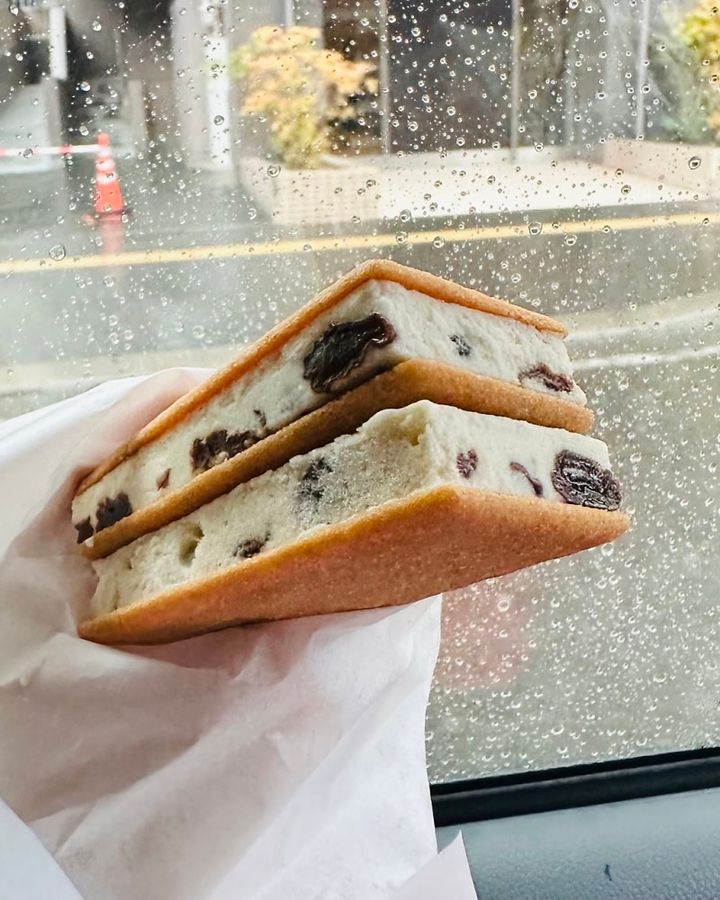 六花亭直営店・札幌本店でしか買えない限定スイーツ（マルセイバターアイス）