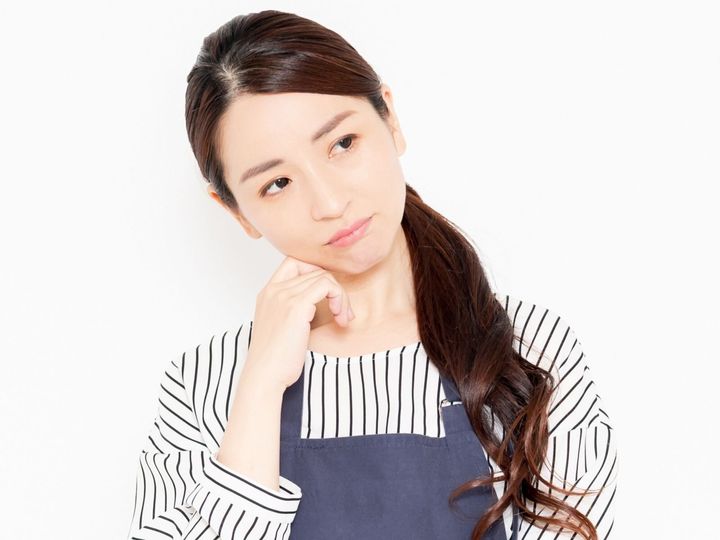 【医師が回答】寿命を縮める食習慣というと「体に悪いものの食べ過ぎ」を思い浮かべがちですが、実は「足りない」ことにも大きなリスクが潜んでいます。世界で年間約260万人の死亡に関わるとされる、やりがちな食習慣とは？（※画像：Shutterstock.com）
