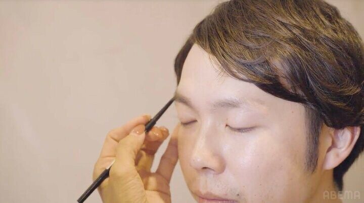 【写真・画像】「眉毛でイケメンになる」 “アートメイク”実践による激変に人気男性アイドル衝撃「全然違う！」 1枚目