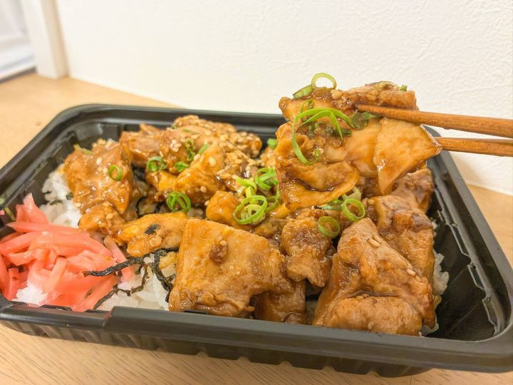 オーケー：焼きとり丼(超特選醤油入り)