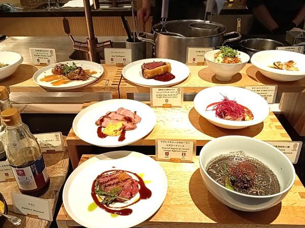 右下から2番目が「牛サーロインスライス すき焼きスタイル」