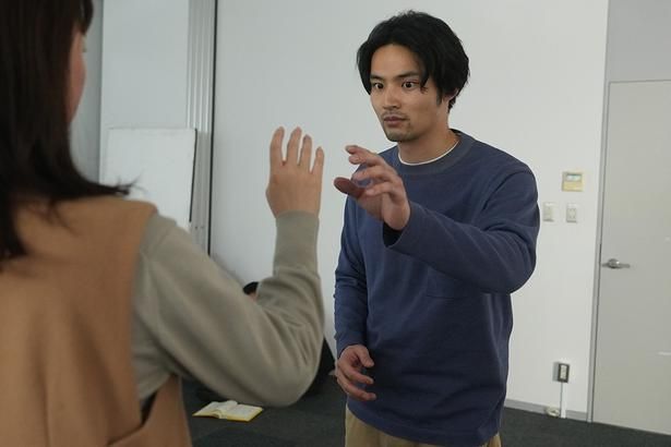 IT企業に勤める演技未経験者の夛田がオーディションで主演に抜擢される 鴻池留衣／文藝春秋／２０２６「本当にあった話（の話）」製作委員会