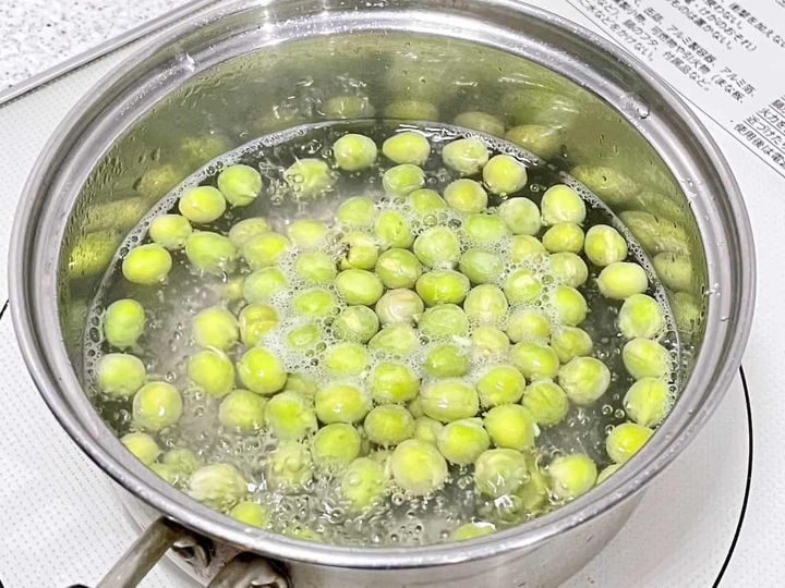 むきグリーンピースとハムの本格炊き込みピラフ
