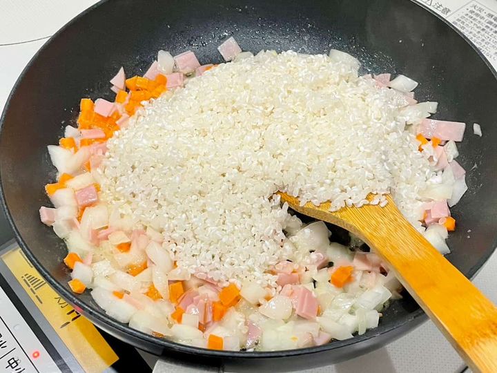むきグリーンピースとハムの本格炊き込みピラフ