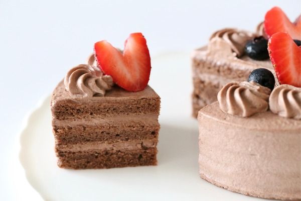 「卵・乳・小麦を使わない 本格仕立て 米粉の濃厚チョコケーキ」予約開始！世界に一つだけのクリスマスケーキへのアレンジに挑戦しよう
