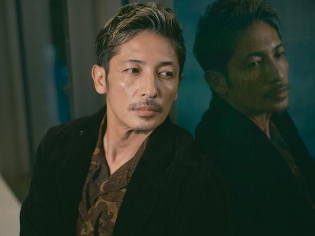 【写真を見る】どんな表情も魅力的…大人の色香漂う玉木宏を撮りおろし！ 撮影/Jumpei Yamada(ブライトイデア)