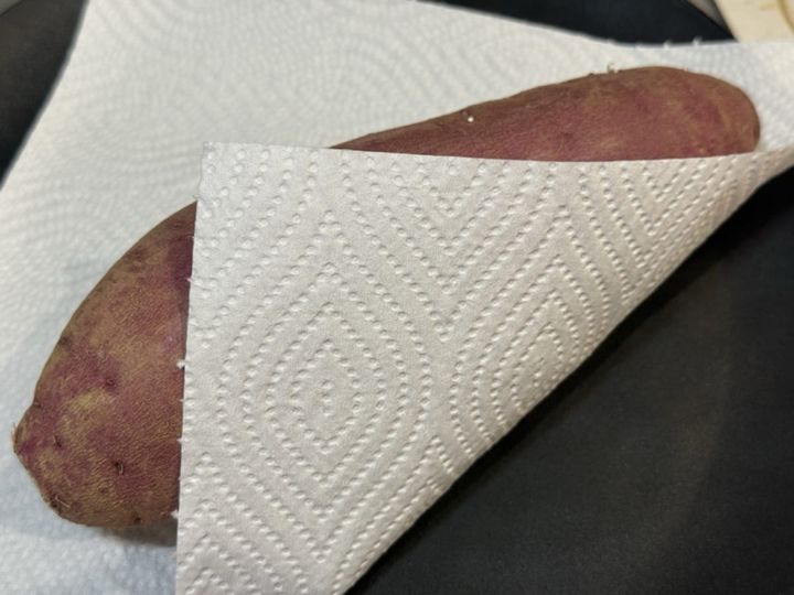 さつまいもを丸ごと保存するときは、洗わずに冷暗所へ 青髪のテツ