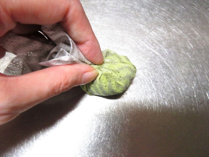 飲んだあとの「茶がら」捨てないで！掃除にも料理にも使えて万能すぎた♪
