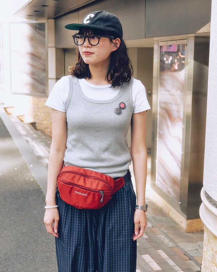 【20代スナップ＠原宿】人気再燃中のウエストポーチは差し色としてスパイスに