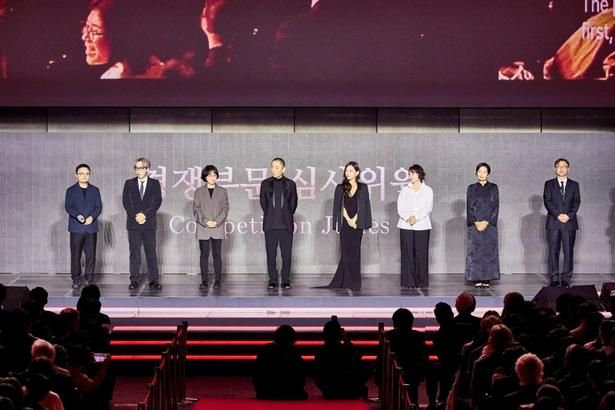コンペティション部門の審査員を紹介する場も設けられた [c]BIFF2026