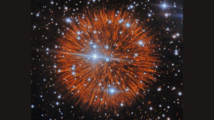 「宇宙の花火」を拡大したら、巨大な真珠が連なっていた──1粒で海王星の軌道10個ぶん
