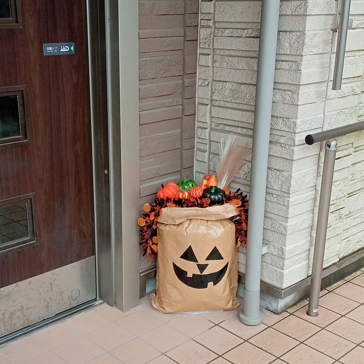 施設の玄関に飾ってみたよ！