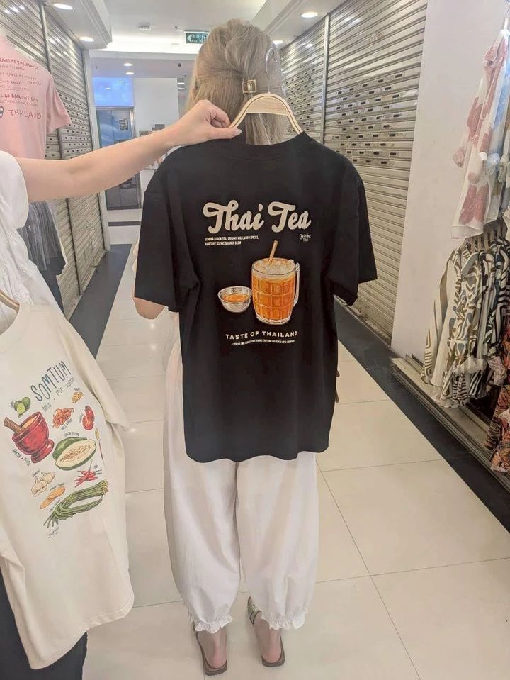 プラチナムショッピングモール Tシャツ タイ