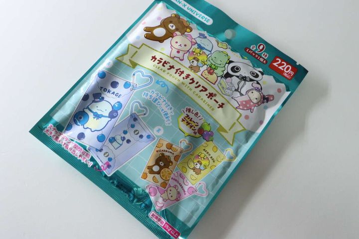 斜めから見たサンエックスキャラクターのクリアポーチパッケージ