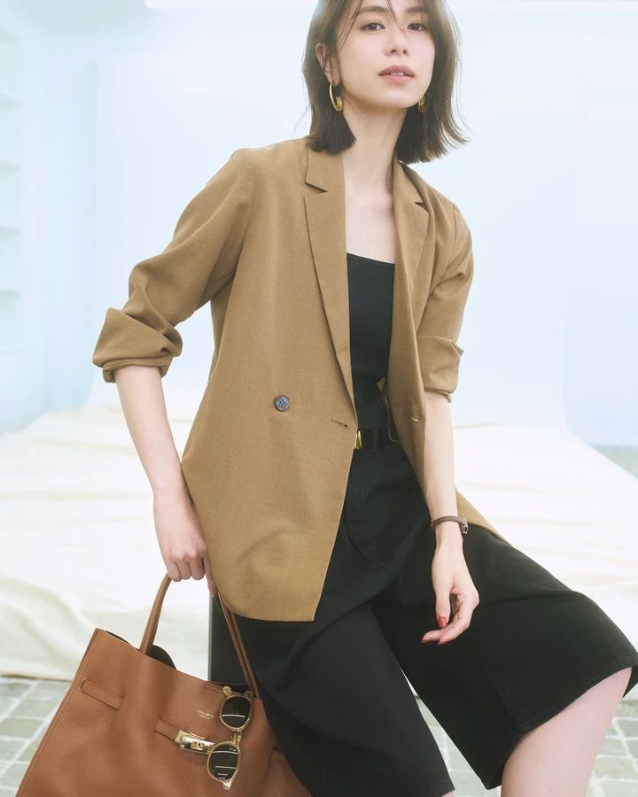 佐藤晴美 ジャケットコーデ