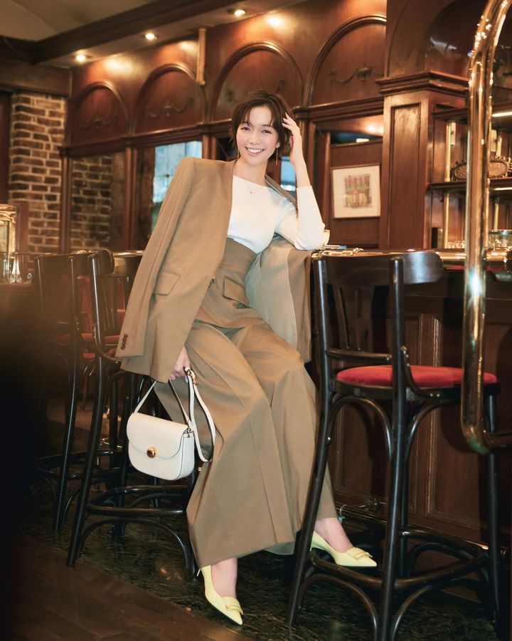 佐藤栞里 セットアップコーデ