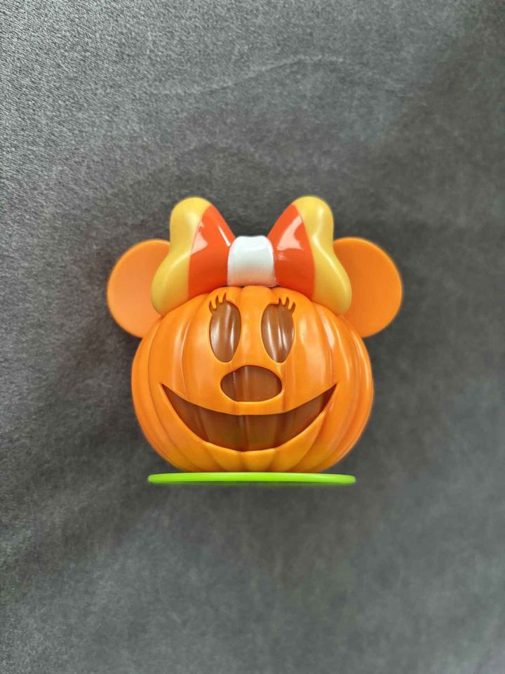 画像1: ハロウィン気分が高まるミニーデザイン