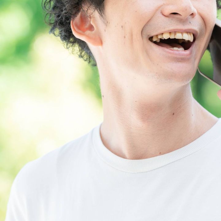 電話する人