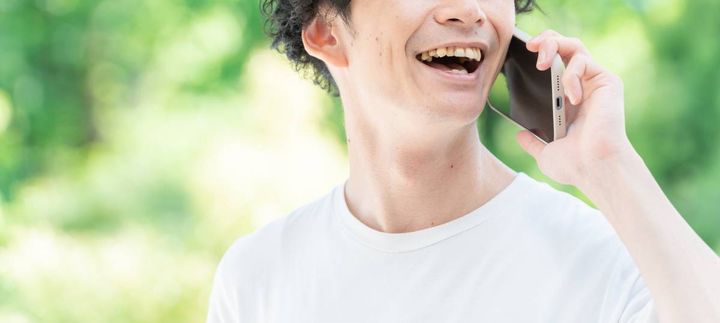 電話する人