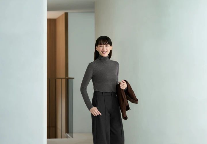 俳優・綾瀬はるかさんが着る【UNIQLO（ユニクロ）】極暖ヒートテックカシミヤブレンド